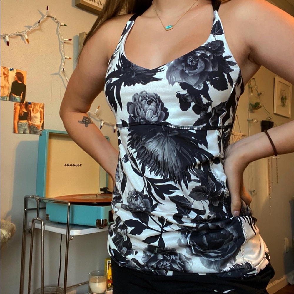 Lululemon tank